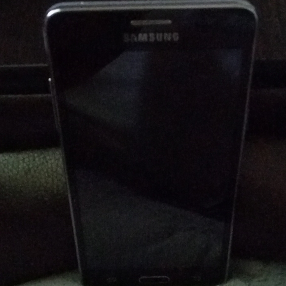 My Samsung cell phone - Picture 7 of 8